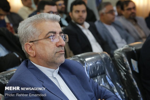 Iran signs two-year contract with Iraq to export electricity: energy min.