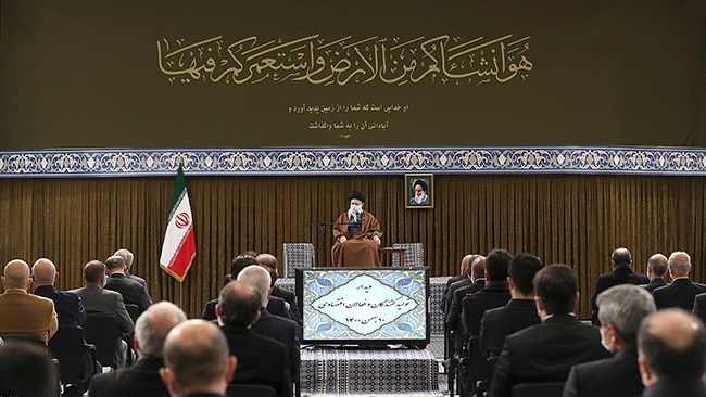 با دخالت مسئولین دولت و دستگاه‌های دولتی در فعالیت‌های اقتصادی مخالفم