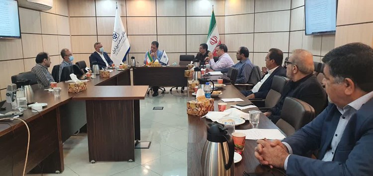 تاکید بر مکاتبه با وزیر نیرو برای پیگیری قراردادهای صنعت برق