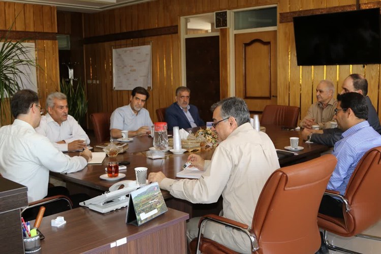 دیدار اعضای هیات مدیره سندیکای شعبه اصفهان با مدیر عامل شرکت برق منطقه‌ای این استان
