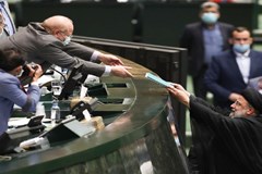 رئیس‌جمهور لایحه بودجه ۱۴۰۲ را تقدیم مجلس کرد/ افزایش متوسط 20 درصدی حقوق کارکنان و بازنشستگان