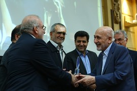 نخستین همایش تشکل‌های اقتصادی و تقدیر از سندیکا به عنوان برترین تشکل  