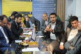 حضور دکتر آزادبخت در غرفه سندیکا در نمایشگاه صنعت برق