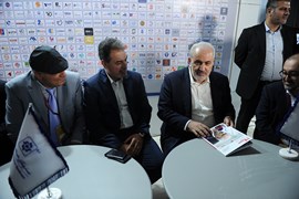بازدید وزیر نیرو از غرفه سندیکا در نمایشگاه صنعت برق