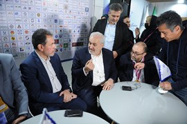 بازدید وزیر نیرو از غرفه سندیکا در نمایشگاه صنعت برق